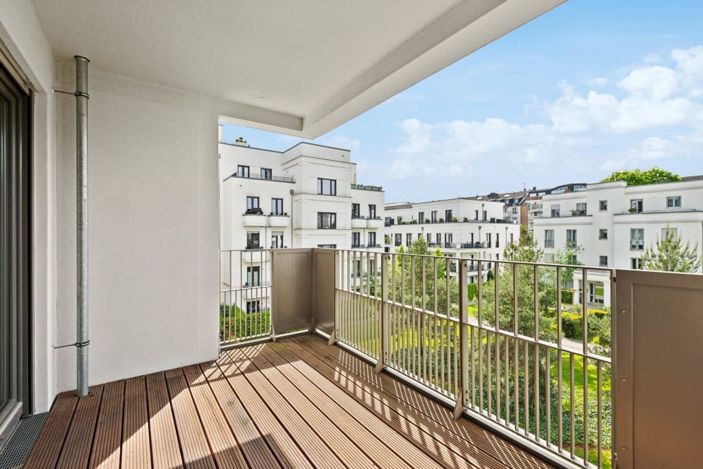 backbone_502092-A_025_WEB Balkonansicht in den Innenhof