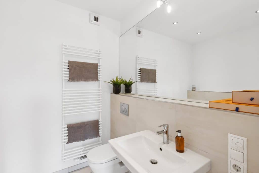 backbone_502092-A_046_WEB Badezimmer einer Luxuswohnung