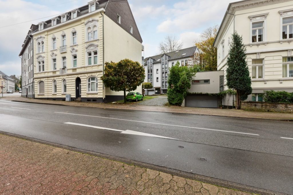 Straßenansicht Straßenansicht