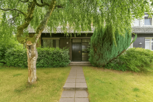 Frontansicht Doppelhaushälfte in Metzkausen