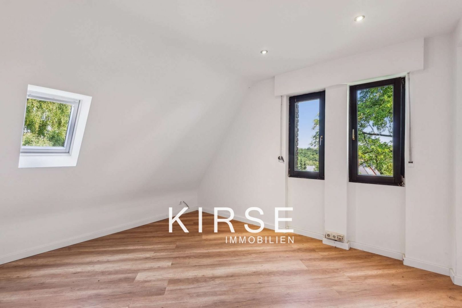 Homeoffice / Kinderzimmer