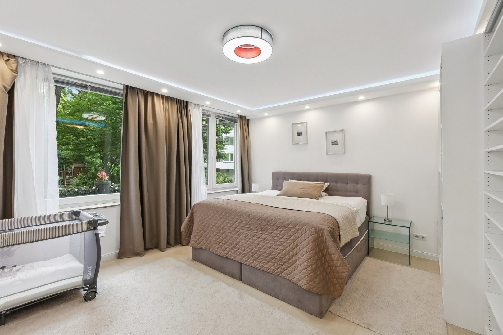 Schlafzimmer 2