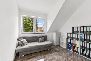 Büro 1. OG (KI-Foto)