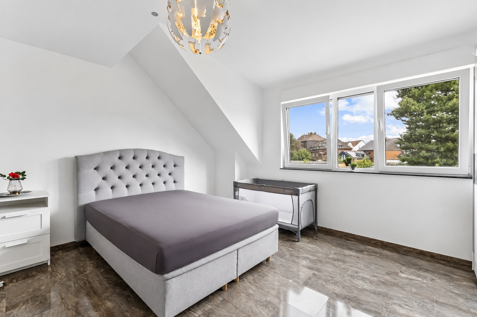Schlafzimmer 2 - 1. OG (KI-Foto)