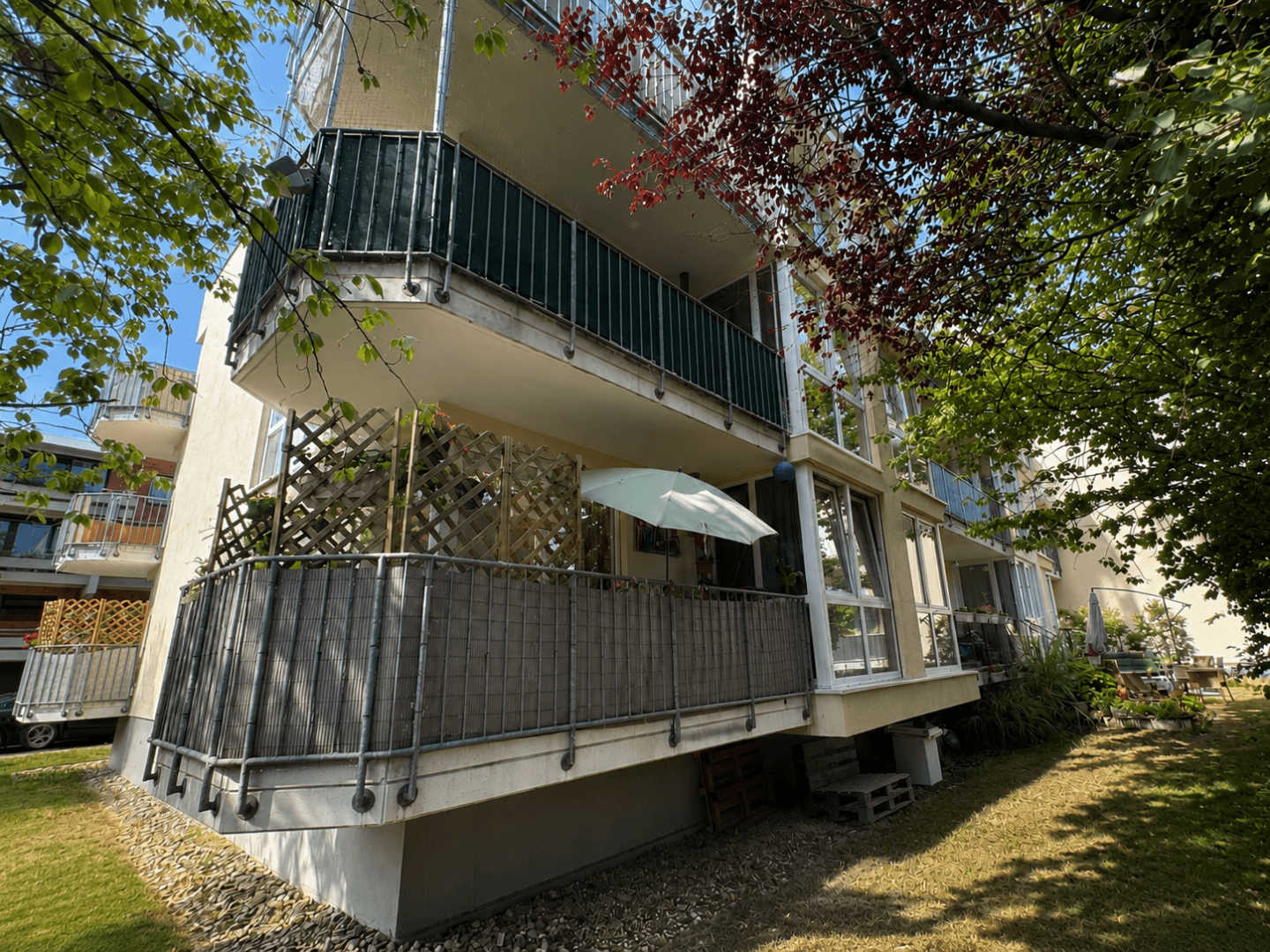 Rückansicht Haus - Balkon