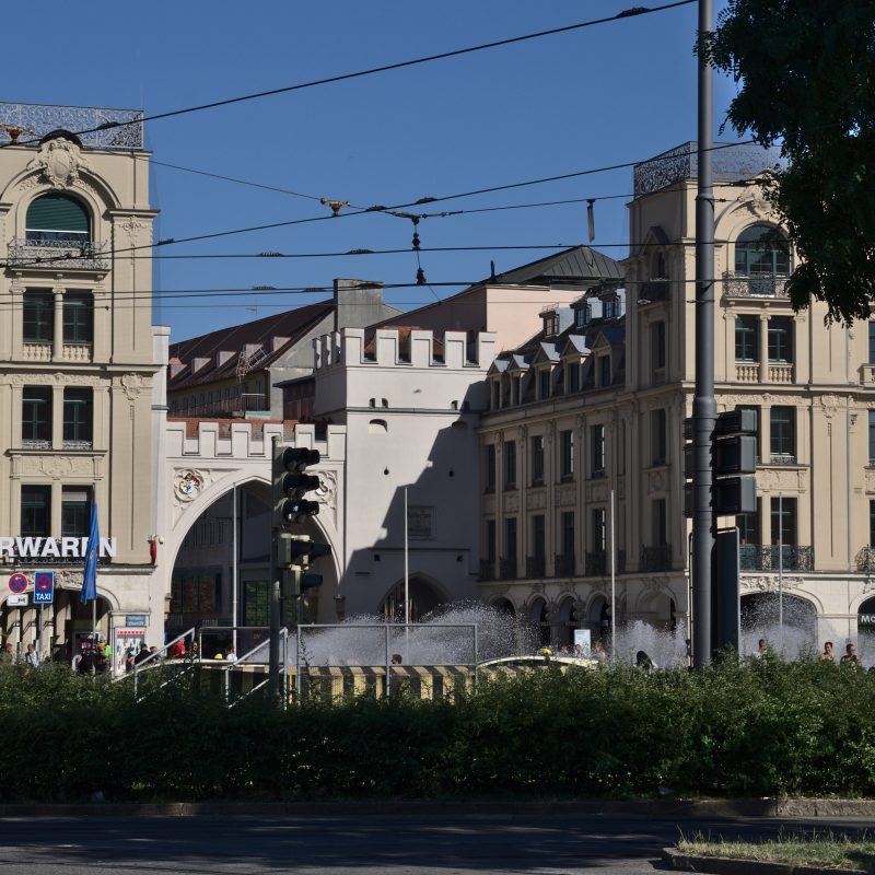 Stachus mit Karlstor in München